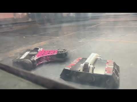 Whomper vs Creature - Battle For Los Angeles