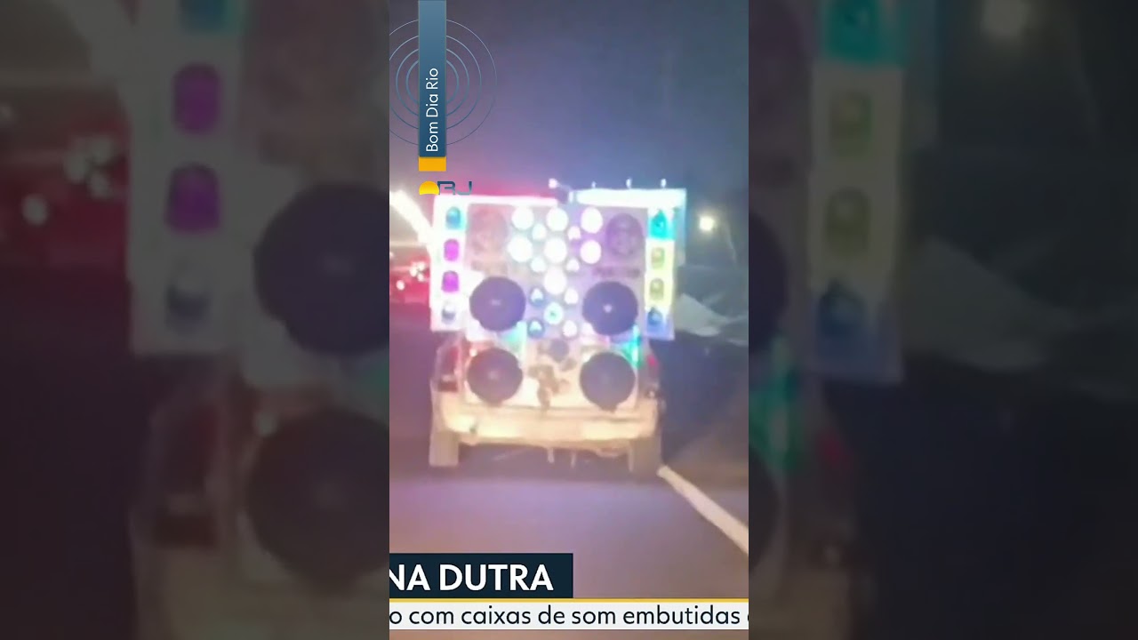 Motorista é flagrado com caixas de som embutidas em carro de passeio na Dutra no Rio