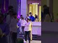 Sachin Tendulkar, Asha Bhosle World Cup Final के बाद घर के लिए रवाना हुए  - 00:56 min - News - Video