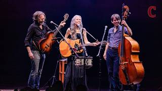 "Cold Rain and Snow" (Grateful Dead) - Gillian Welch & David Rawlings | Capitol Theatre | Relix