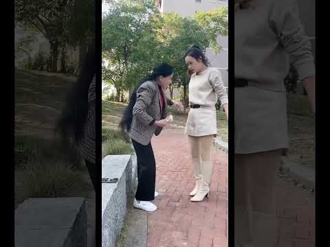 Kind woman help #motivation #positivevibes #lnspiration