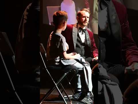 Awkward magic 😂 #magic #magictricks #cardtricks #britainsgottalent #magician