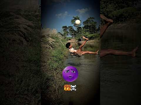 Who is world best player in your opinion ? 💀☠️ #football #ronaldo #shorts #viral #bycyclekick #skil