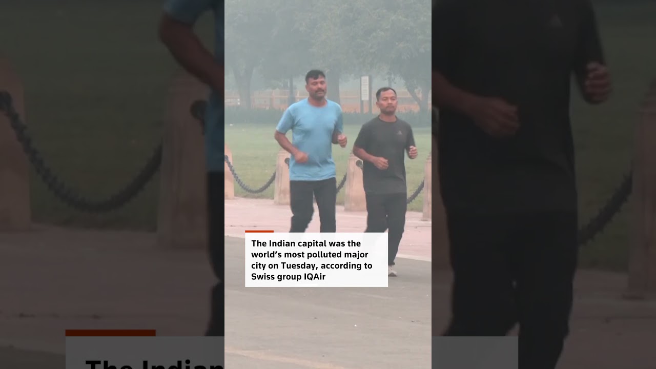 New Delhi covered in smog after Diwali celebrations