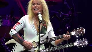 Lita Ford Live 2023 🡆 Close My Eyes Forever 🡄 Dec 16 ⬘ Sugar Land, TX