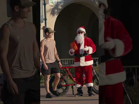 Beat Santa in a push-up comp and win  - Santa Spreads Christmas Cheer in San Diego #ebike