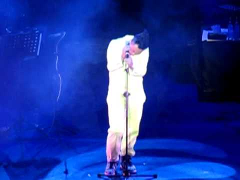 EASON CHAN 陳奕迅 - 多少 LIVE @ MANCHESTER, UK  06-05-10 **FULL SONG**