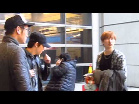 150101 SJ Donghae Eunhyuk arriving at LAX Part 1