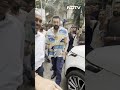 Chappal Le Le Beta, Sanjay Dutt To The Paps