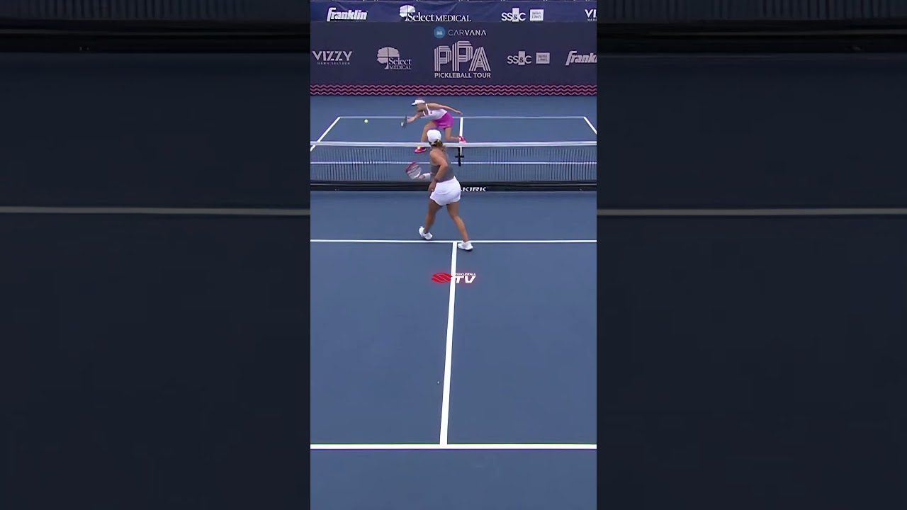 Serving up a HOT forehand winner straight from the kitchen! 🔥👩‍🍳 #pickleball #pickleballislife