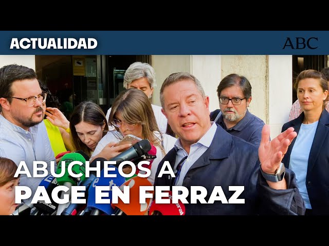 Gritos y abucheos a GARCÍA-PAGE a su llegada al COMITÉ FEDERAL del PSOE