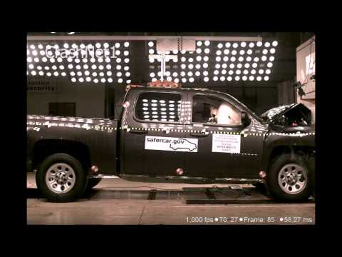 Видео краш-теста Chevrolet Silverado 1500 crew cab с 2008 года