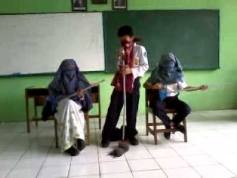 7 - E Crazy (Lipsing FALL FOR YOU by Secondhand).mp4