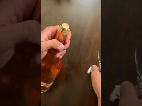 How to properly open a bottle of wine #shorts #wine