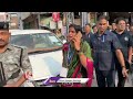 MIM Leader Strikes On MP Candidate Madhavi Latha In Old City | Hyderabad | V6 News  - 03:15 min - News - Video