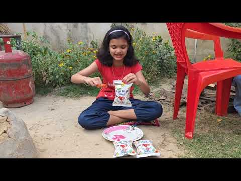 কৃতিকা Moye Moye Masala খাবারের প্যাকেট এর ভিতর থেকে কি কি নতুন Gift পেলো@Kritika Channel 