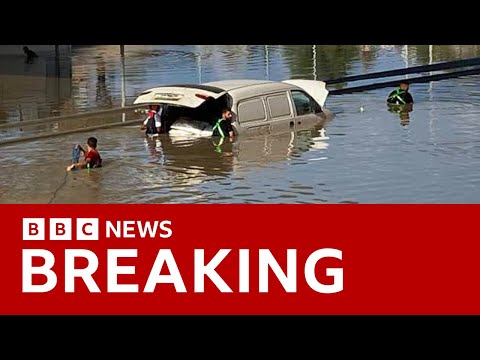 Libya floods leave more than 5,000 people dead - BBC News