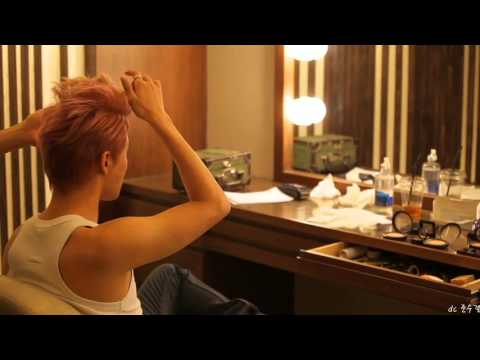 JYJ 매거진 XIA JUNSU 시아준수 한뮤대 출근길 준비(미용실에서 드라이 받기)