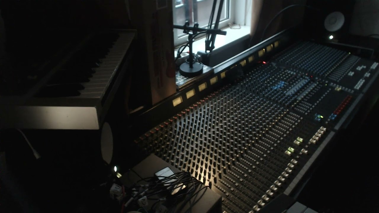 The album 'In No Memory' is available on Bandcamp. 
https://causalidox.bandcamp.com/album/in-no-memory
Released 5/20/2025 on EC Underground

Sequencer:
Sequentix Cirklon

Soundsources:
Michigan Synth Works SY0.5
Steady State Fate Entity Bassdrum
Noise Engineering Basimilus Iteritas Alter
WMD Crucible
Roland TR-808
Intellijel Atlantis 
Mutable Instruments Elements
Sequential OB6
Roland D-05, Juno-60
Korg PolySix, Monologue

Effects & Filters:
Qubit Data Bender
After Later Audio Typhoon
4ms Dual Looping Delay
Noise Engineering Desmodus Versio, Polydactyl Versio
OTO Machines Bam
Eventide H3500BDFX
Ensoniq DP/4
Strymon TimeLine, BigSky

#idm #electronica