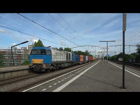 Rail Force One 1446 met volle containertrein door Zwijndrecht