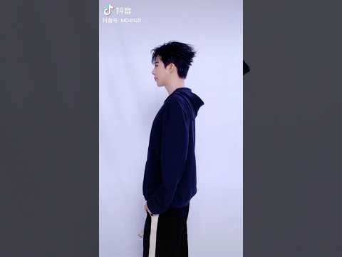 輕輕搖扇。一秒切換😏。 # 劉宇寧的2025巡演 ...