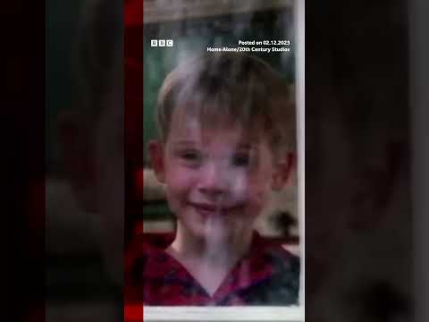 Home Alone's Macaulay Culkin reunites with Catherine O'Hara for Walk of Fame star #Shorts #BBCNews
