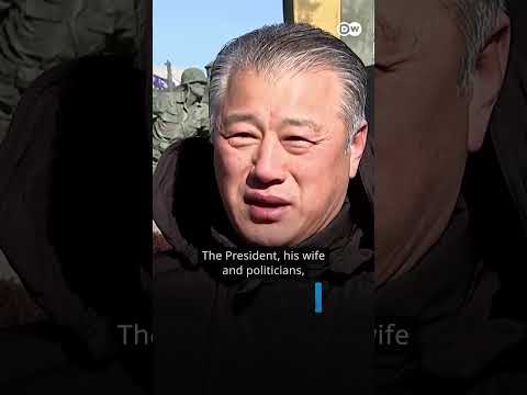 South Korea: Dog meat farmers demonstrate against the ban of dog meat | DW News