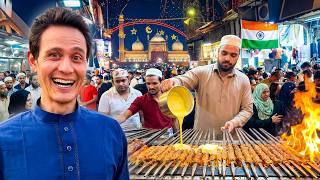 Indian Street Food for Ramadan!! (How 30,000 People Eat in Old Delhi)
