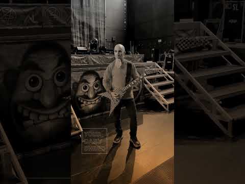 Hard rock stalwart Scott Ian pays checker-print homage to Rick Nielsen at a Chicago soundcheck.