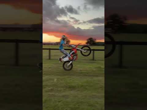 Sunset 🌅 Follow my Instagram Cody_Stuntin 🫶🏻 #ytshorts #shorts #wheelie