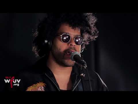 Twin Shadow -