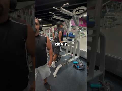 Man Gets Angry For Being Recorded At The Gym 😨