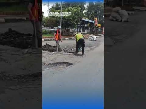 Jalan di perkotaan Subang terlihat mulai diperbaiki #shortvideo #subang