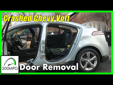 Removing the Doors from a crashed Chevy Volt