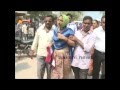 SI Siddaiah's wife Dharani inconsolable at her husband's cremation - Visuals