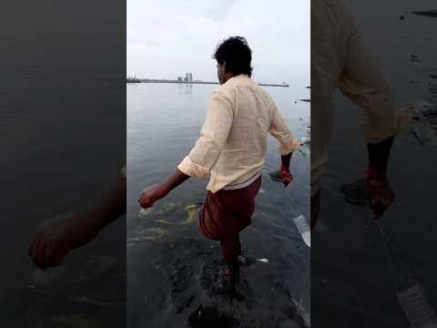 NEW STYLE OF FISHING 🎣🎣 BOTTLE FISHING 🦦🎣#fishing #viral #duet