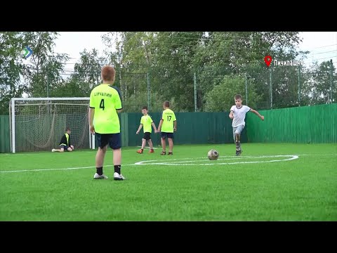 Семья из Выльгорта реализовала проект на грант Главы Коми, построив детское футбольное поле
