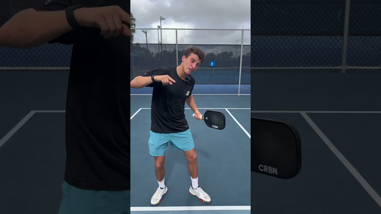 How Professional Pickleball Players Think Differently Than You! #pickleballtips #pickleball #shorts