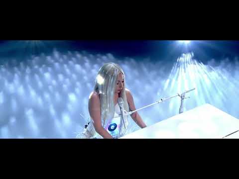 Lady Gaga - Do What U Want (Liveat Alan Carr: Chatty Man / 2013)