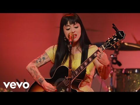 Mon Laferte - Primaveral (En Vivo)