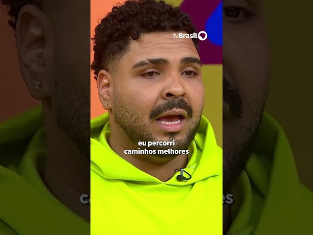 O humorista Paulo Vieira fala sobre motivação para escrever cena especial na série ‘Pablo e Luisão’!