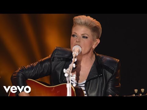 Dixie Chicks - Travelin' Soldier (Live)