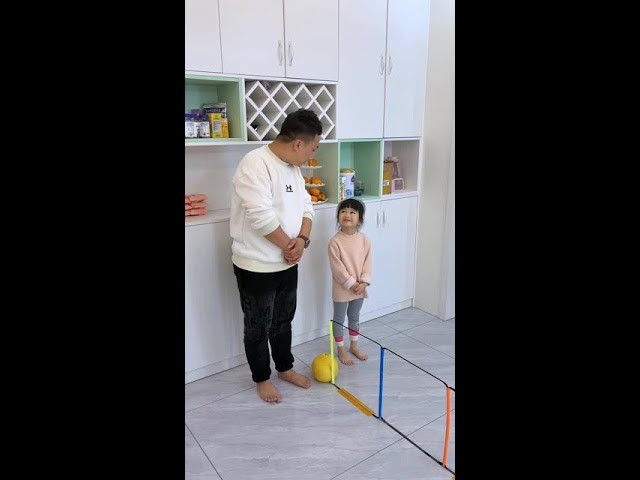 爸爸帶娃鍛煉女兒的膽量和平衡力 #喜愛度激勵計劃 #快成長計劃 #潮流生活成長之星
