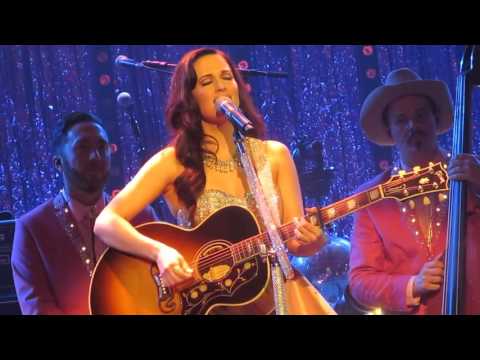 Kacey Musgraves talks about English accents and plays 'It Is What It Is' (Live in London, England)