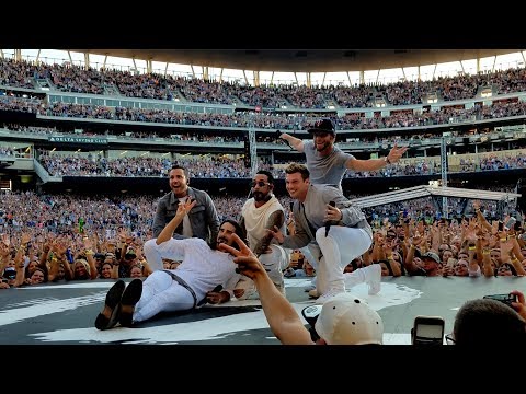 Backstreet Boys - Quit Playing Games (With My Heart) | StewarTV
