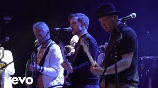 Stone Foundation - What&#39;s Going On (Live) ft. Paul Weller