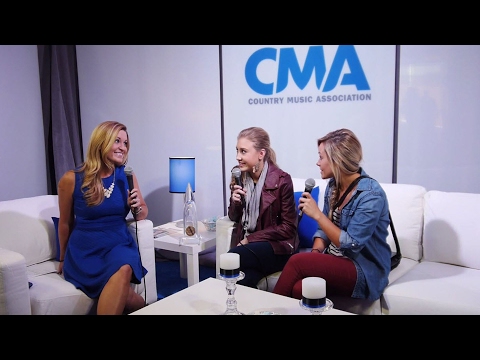 Maddie & Tae - CMA Awards Backstage 2014