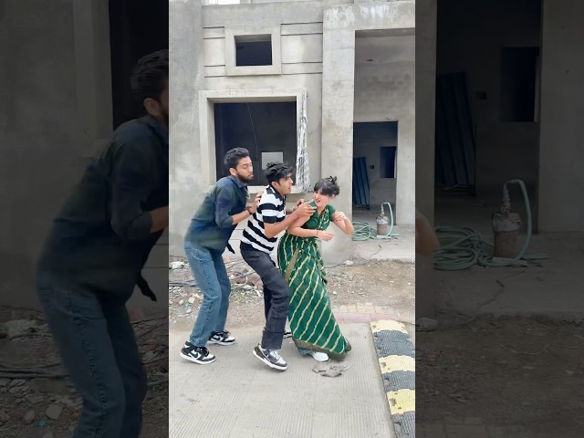 Mummy ke piche sab bhaage 🤣 || Jaanvi Patel #shorts #maabeta