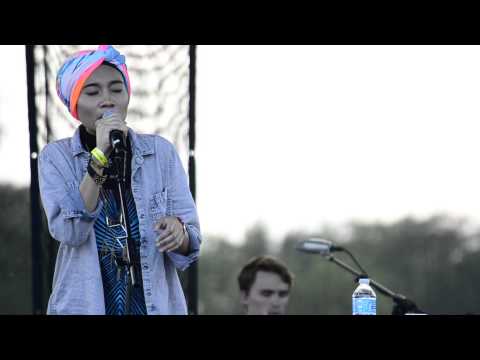 Yuna- Right Again live at streets Chicago 2013