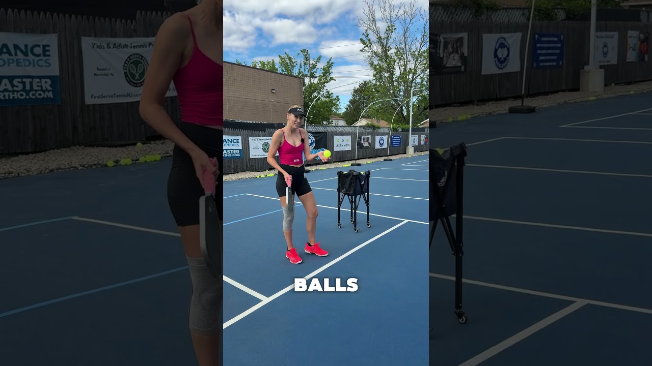The KEYS to a two handed backhand roll 🔑 #shorts #pickleball #backhand